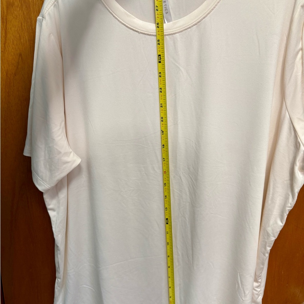Fabletics Women’s Short-Sleeve Crewneck Activewear Shirt - Size 1X - Picture 4 of 4